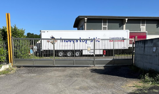 contact truck image